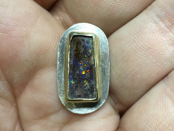 Boulder Opal Anhänger Gold 585 / Silber 925 multicolor