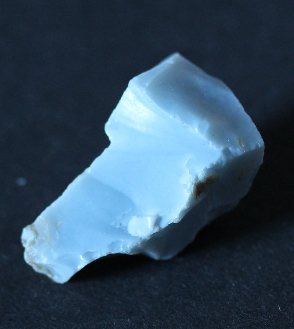 Opal blau Sammlerstein mit einen schönen blauen Farbton.