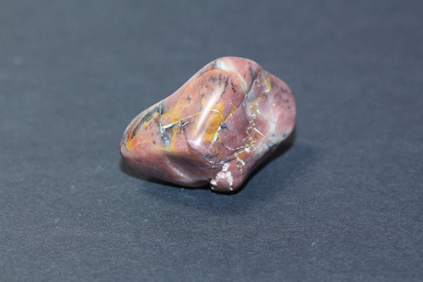 Opal rot Sammlerstein mit toller farblicher Oberfläche!